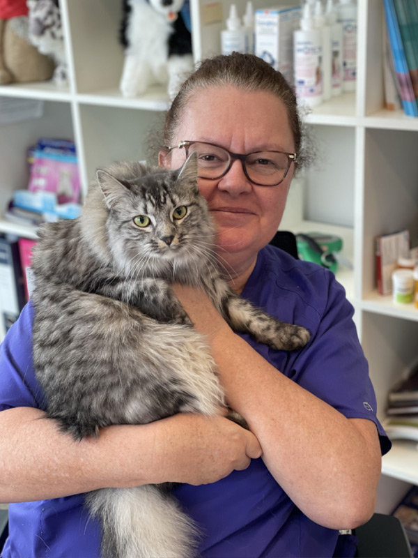 Sydney Road Vet - About Us - Fiona